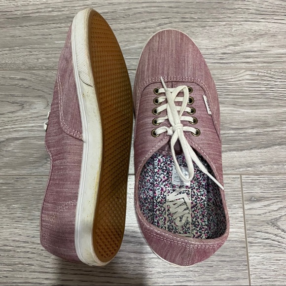 Vans - Picture 2 of 2